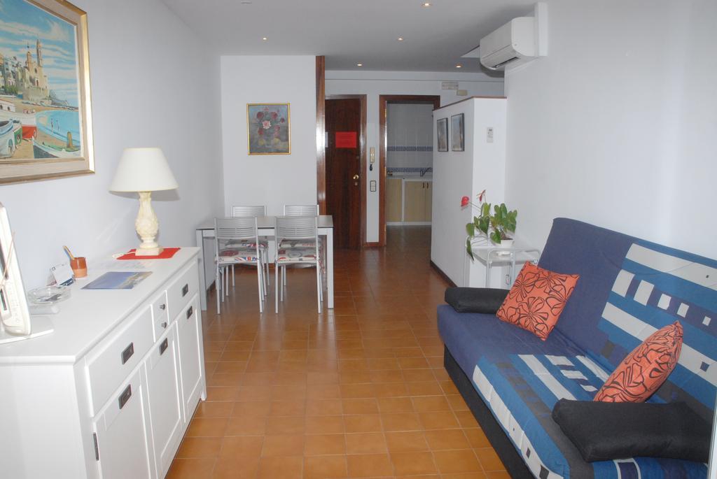 Apartaments Bonaventura 7 Sitges Dış mekan fotoğraf